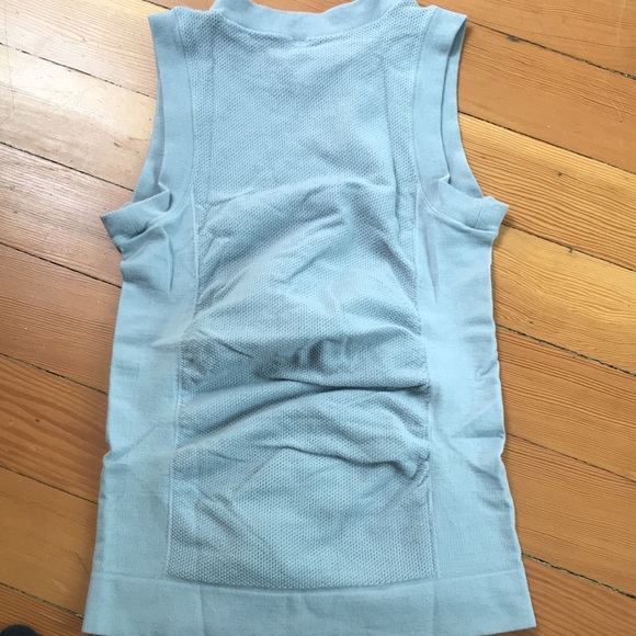 Athleta grey top - Picture 4 of 5